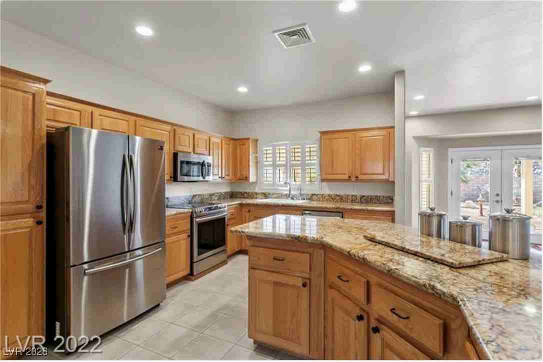 778 Fairway Dr - Photo 3 of 25