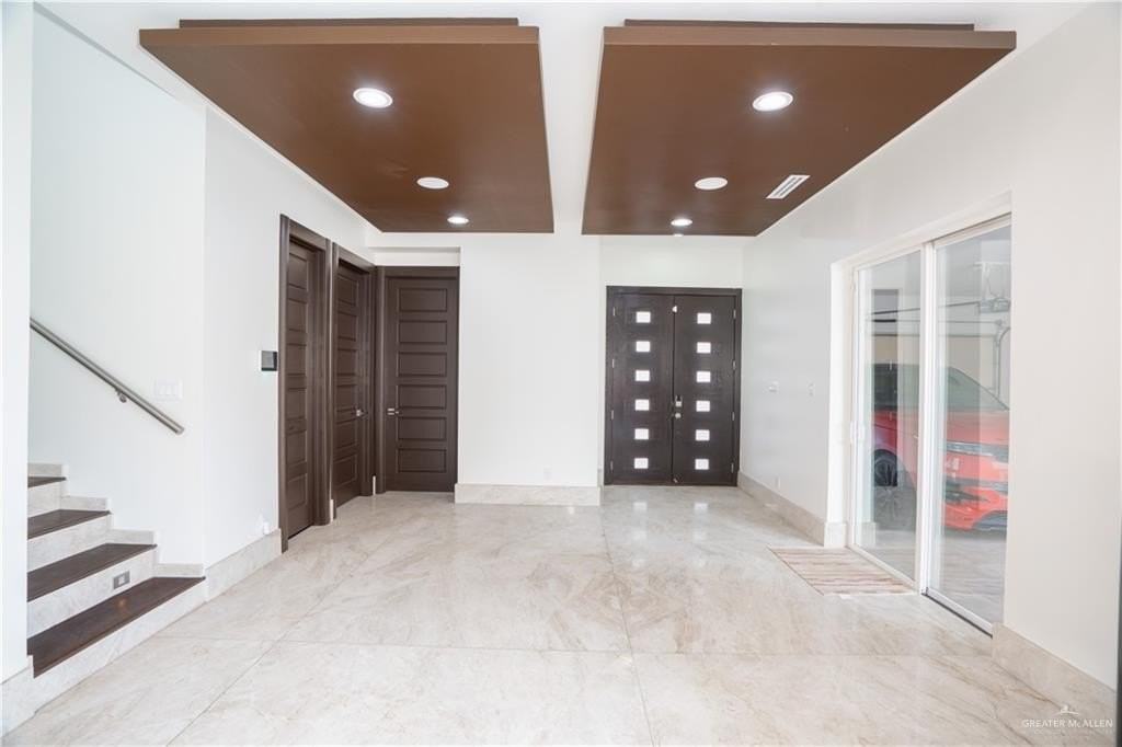 2608 Cassandra St - Photo 3 of 43