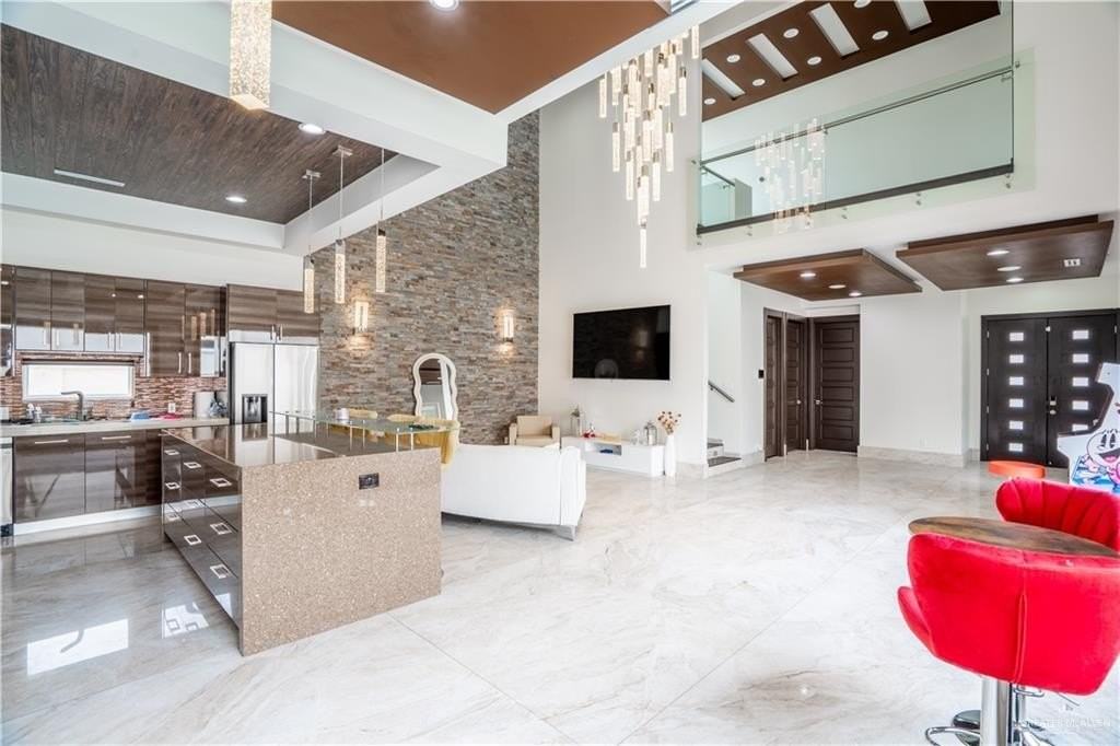 2608 Cassandra St - Photo 4 of 43