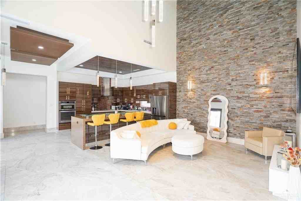 2608 Cassandra St - Photo 5 of 43