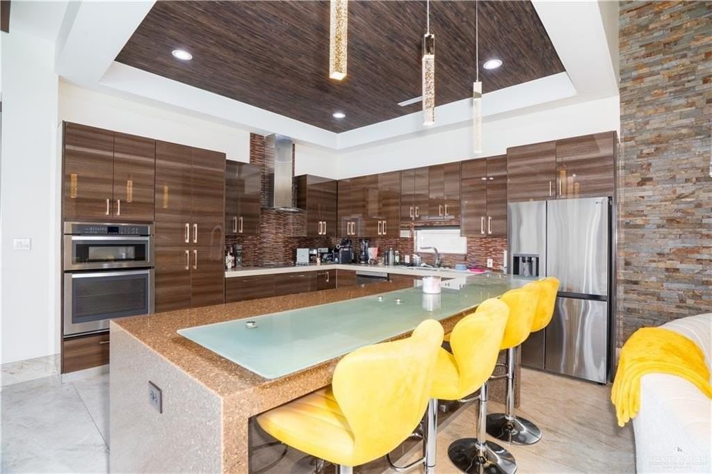 2608 Cassandra St - Photo 7 of 43