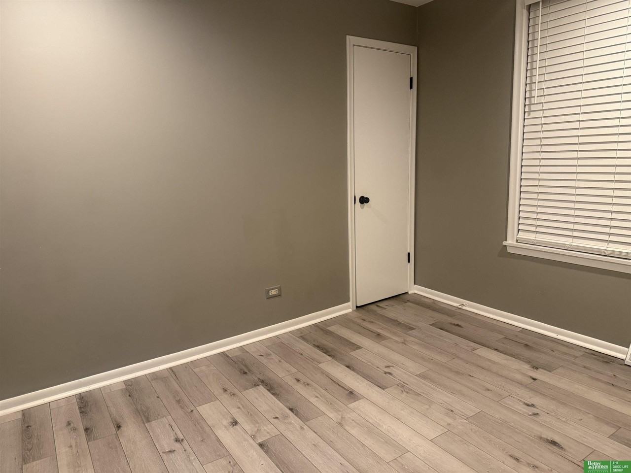 1012 S 22nd St - Photo 5 of 15