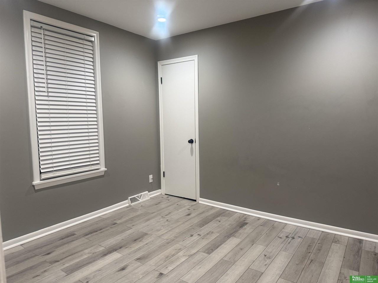 1012 S 22nd St - Photo 7 of 15