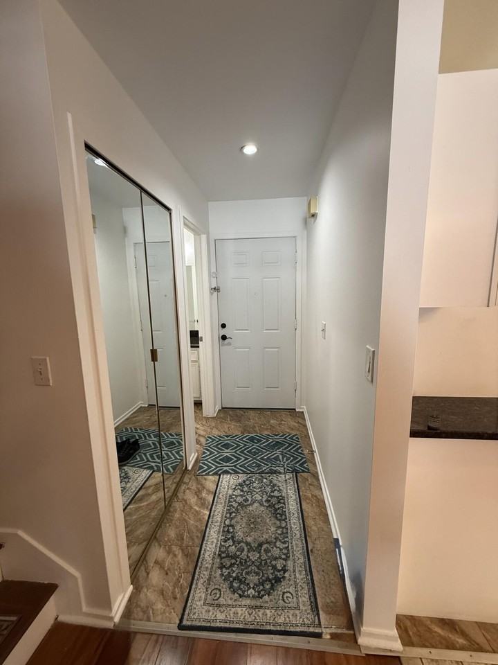 1082 Greenhills Dr - Photo 5 of 26