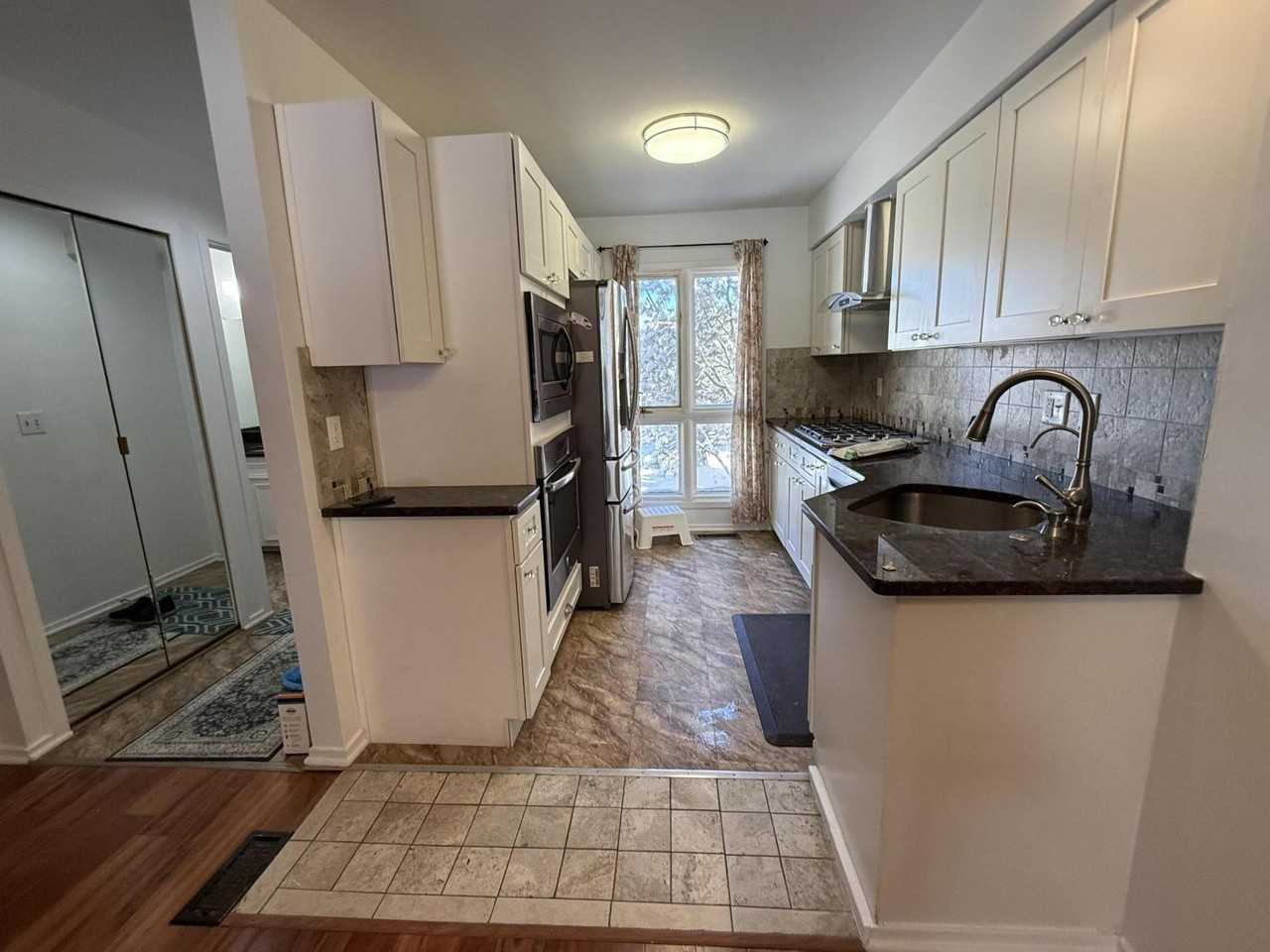 1082 Greenhills Dr - Photo 6 of 26