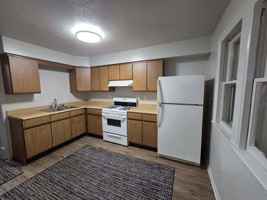 featured image of 118 W Harris St