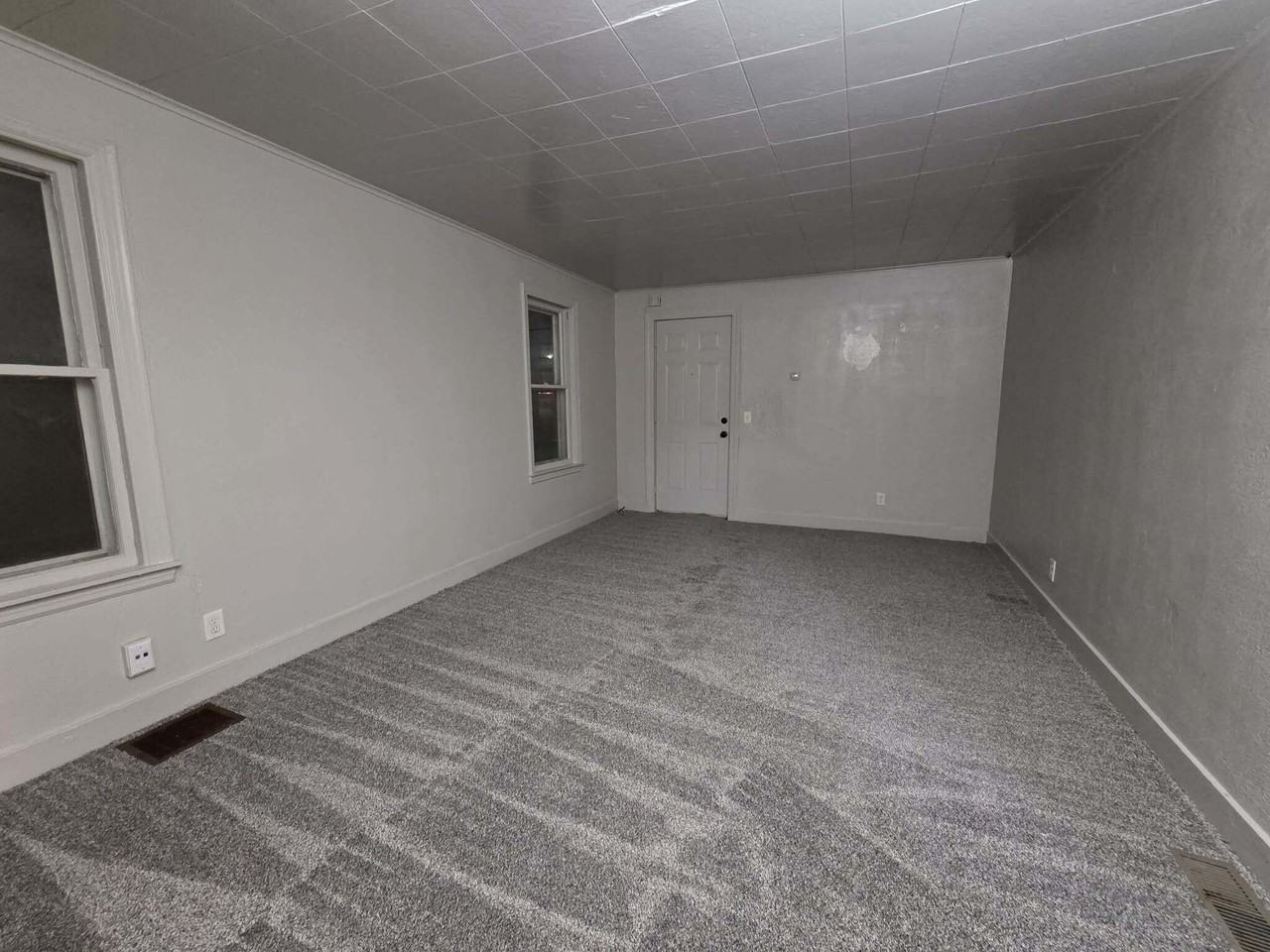 118 W Harris St - Photo 4 of 10