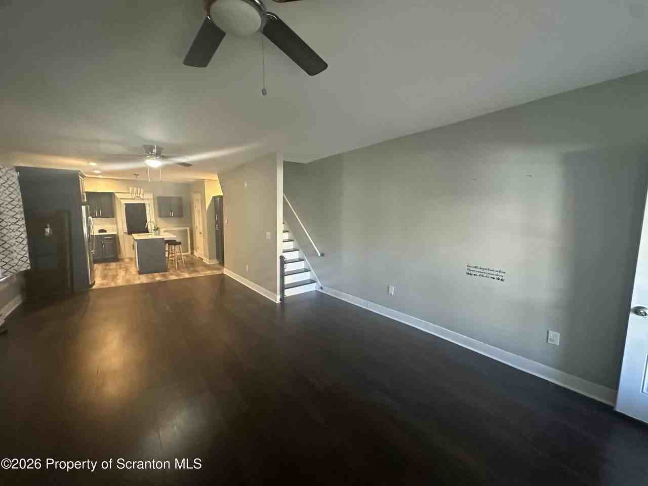 916 Grandview St - Photo 2 of 20