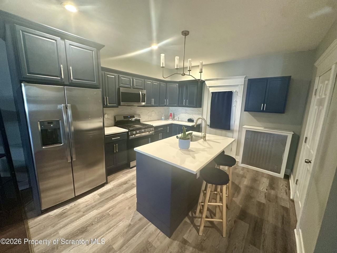 916 Grandview St - Photo 6 of 20