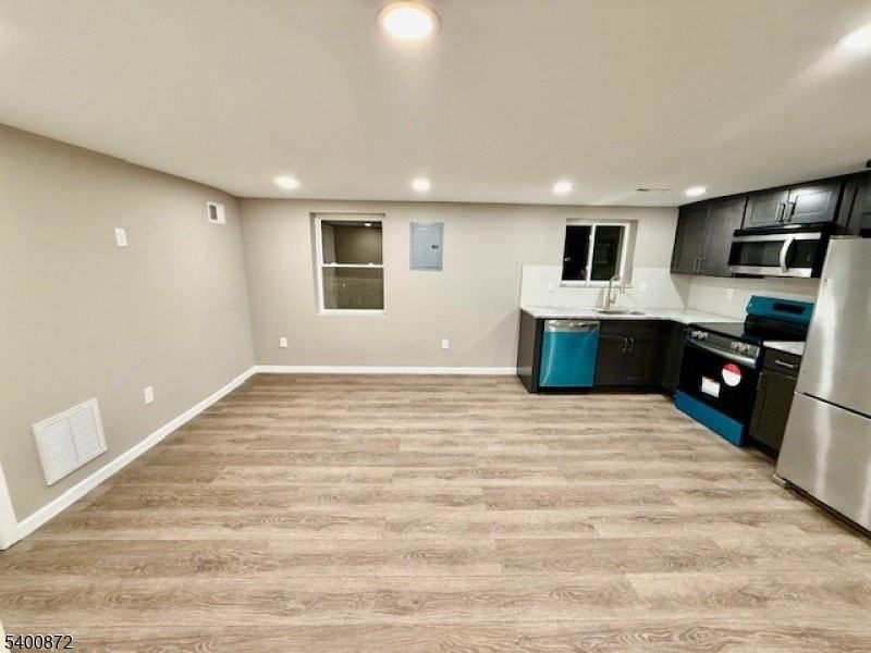 264 Girard Ave #A - Photo 4 of 9