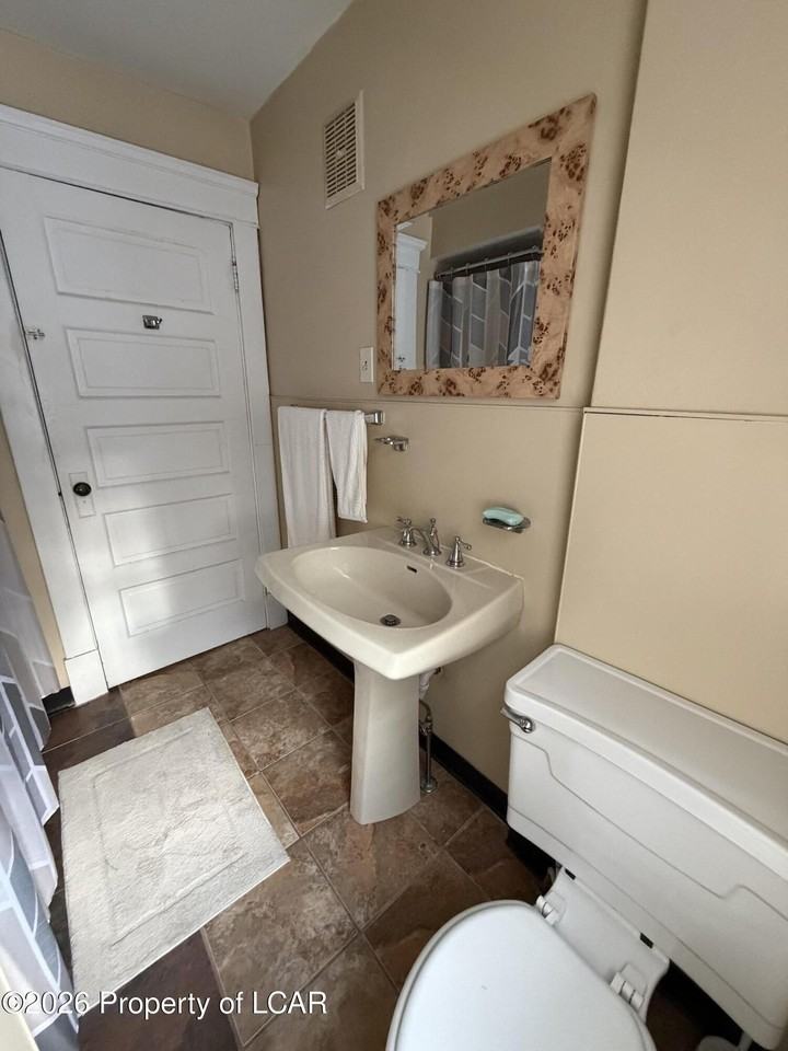 63 Nicholson St - Photo 3 of 6