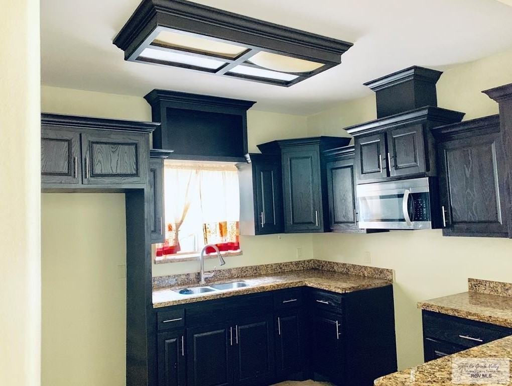 3042 Montevideo - Photo 5 of 15