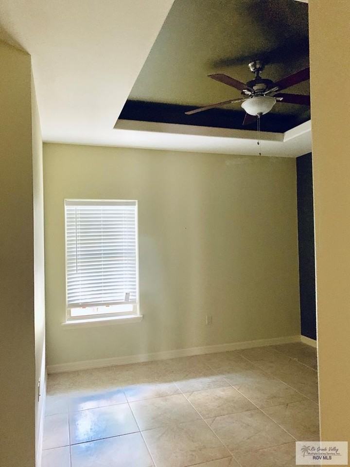 3042 Montevideo - Photo 7 of 15