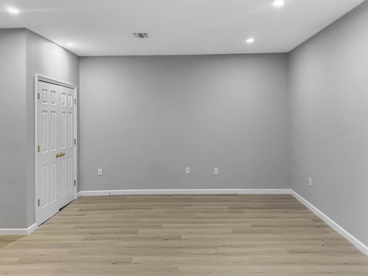 729 Broadway #2 - Photo 5 of 12