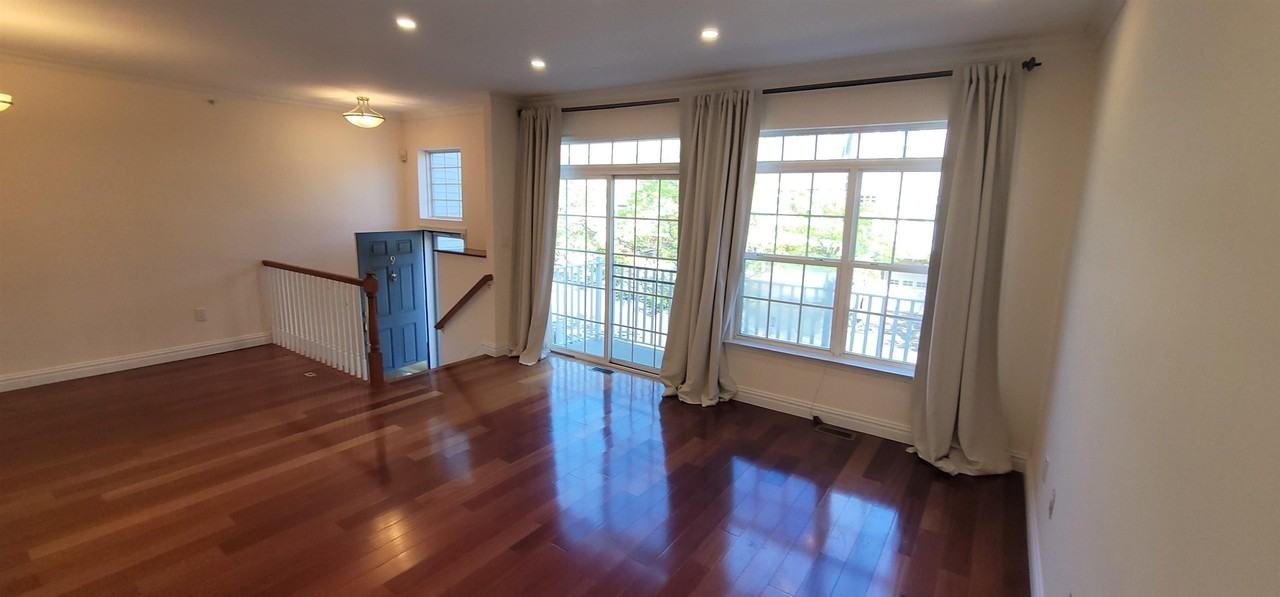 8 Hudson Ct - Photo 2 of 33