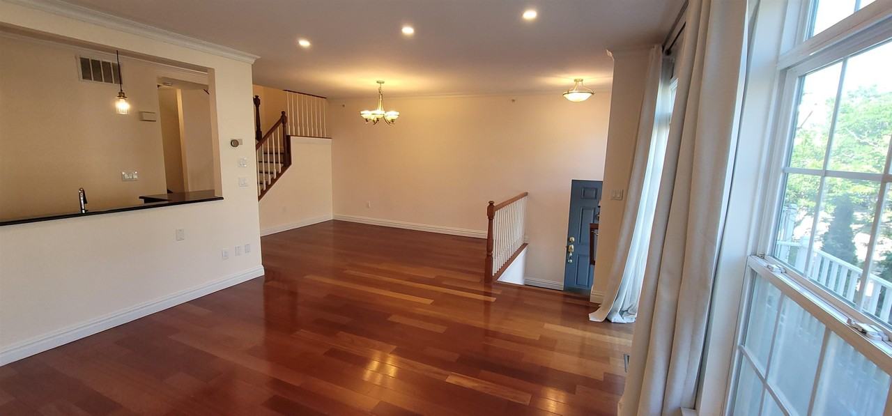 8 Hudson Ct - Photo 4 of 33