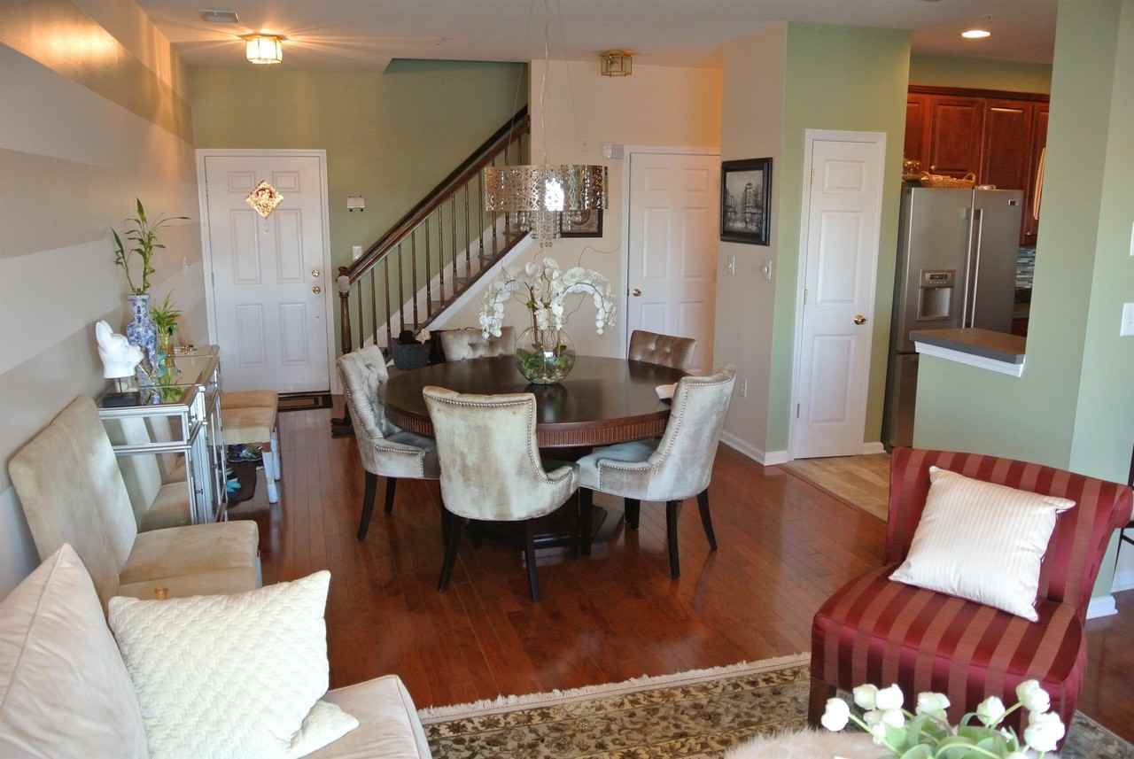 88 Lyon Ct - Photo 5 of 34