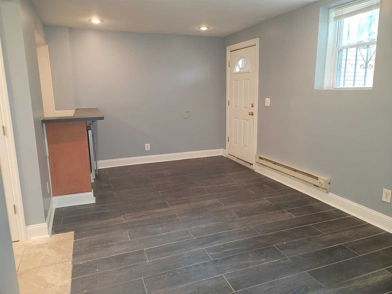 220 Christopher Columbus Dr #B - Photo 3 of 15