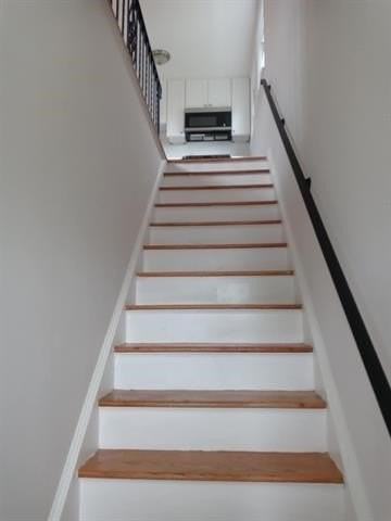 2 Pinecrest Rd #2 - Photo 2 of 7