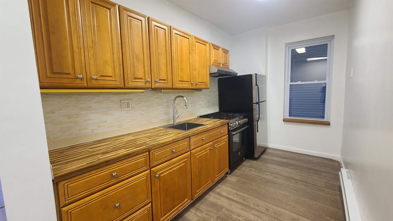 15 Hopkins Ave #5 - Photo 3 of 14