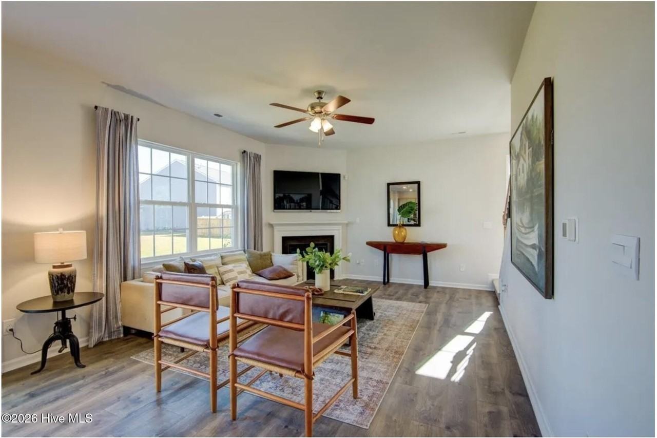 1117 Fowler Dr - Photo 5 of 25