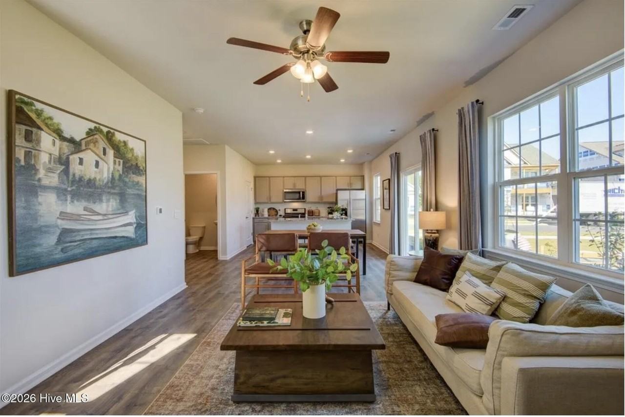 1117 Fowler Dr - Photo 6 of 25