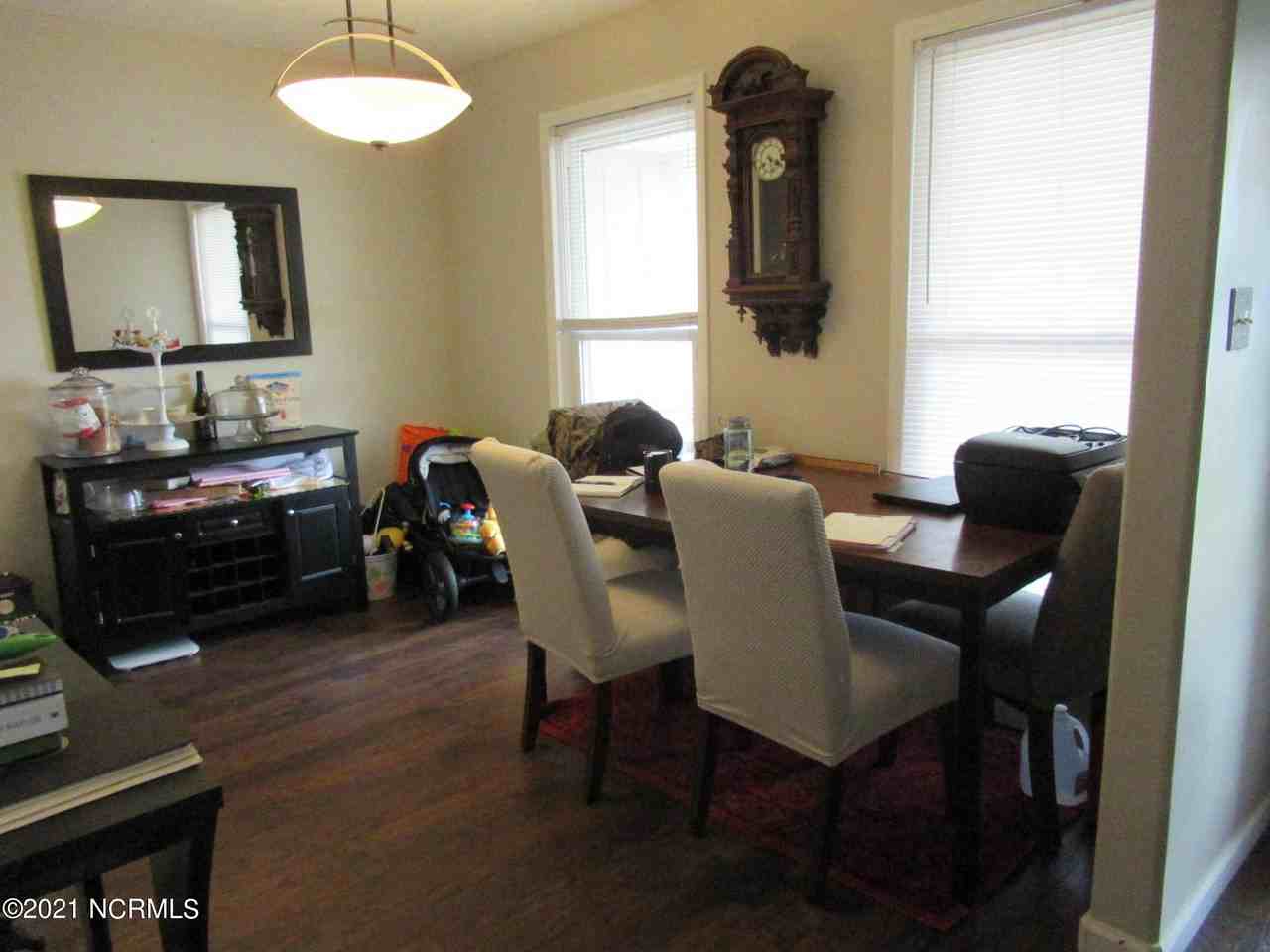 203 Bracken Pl - Photo 3 of 14