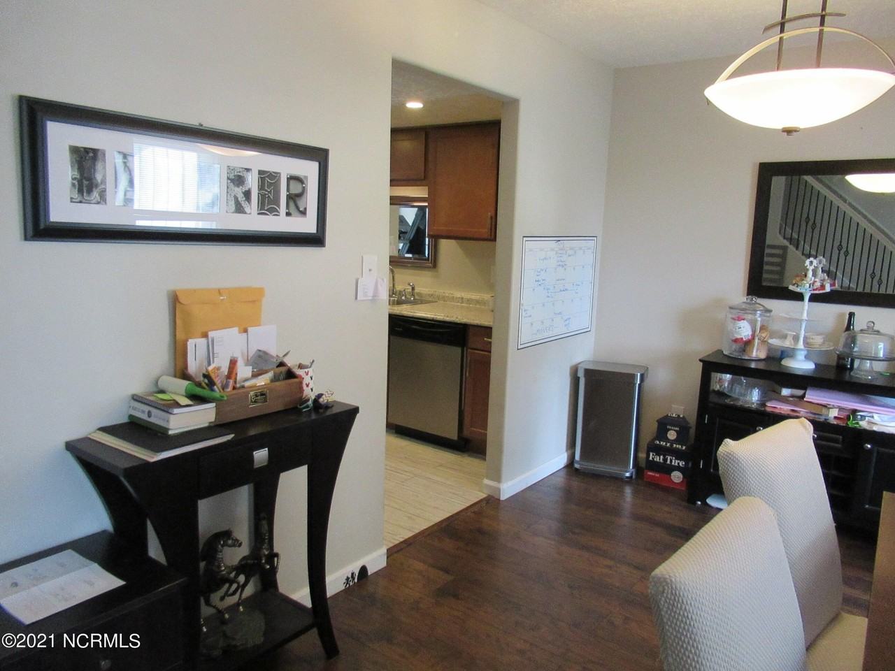 203 Bracken Pl - Photo 4 of 14