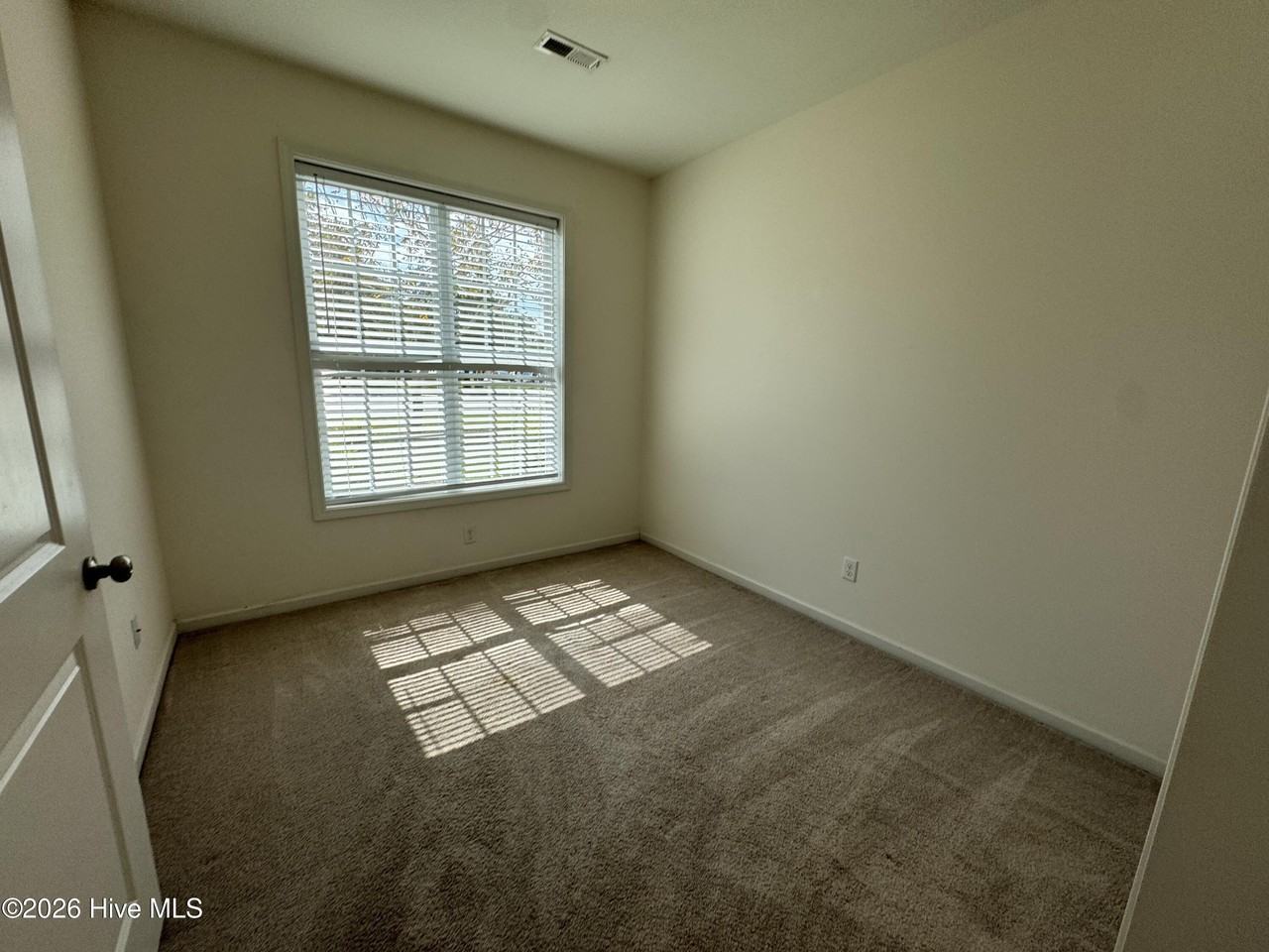 89 Dresser Ln - Photo 4 of 12