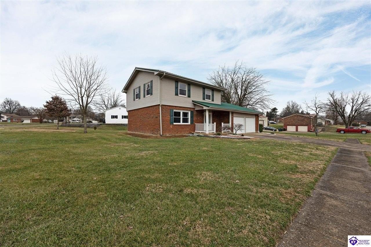 611 Harvard Dr - Photo 4 of 35