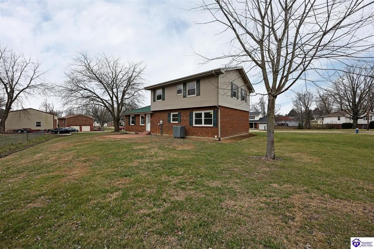 611 Harvard Dr - Photo 5 of 35