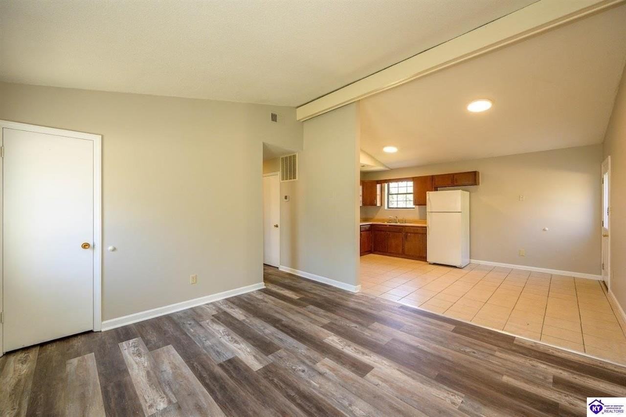 243 S Airview Dr - Photo 3 of 18