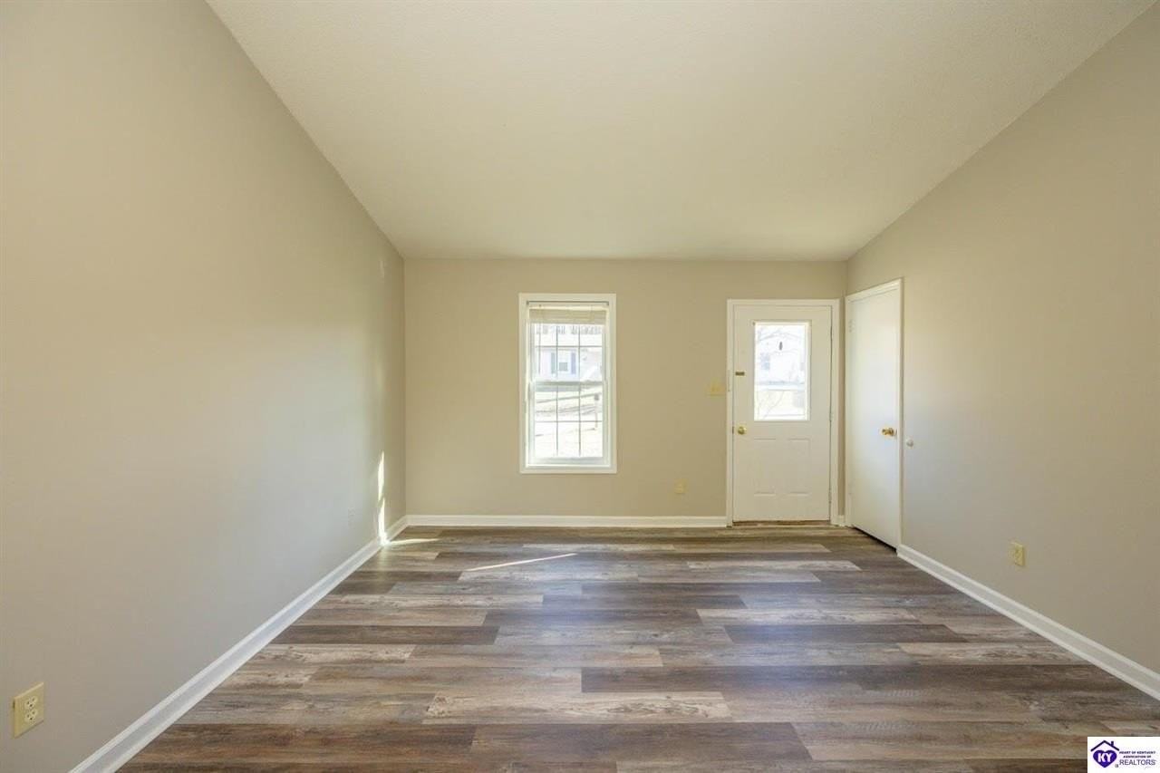 243 S Airview Dr - Photo 4 of 18