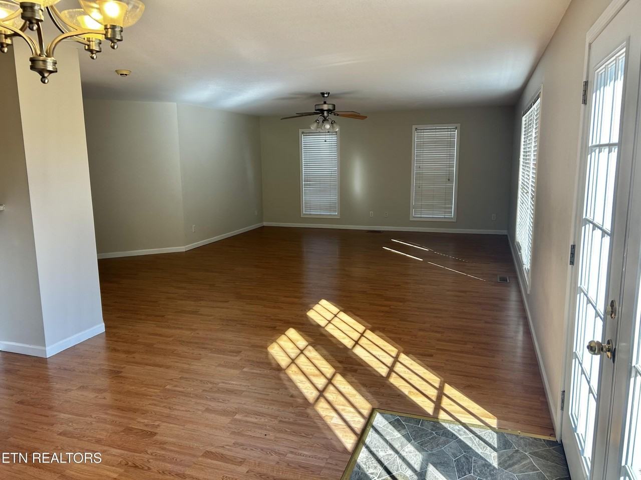 111 Rockwell Blvd - Photo 2 of 8