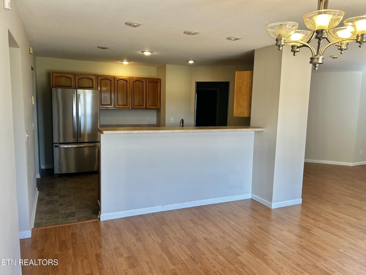 111 Rockwell Blvd - Photo 3 of 8