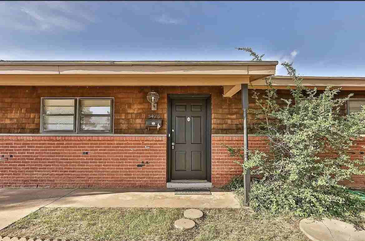 5426 43rd St - Photo 4 of 27