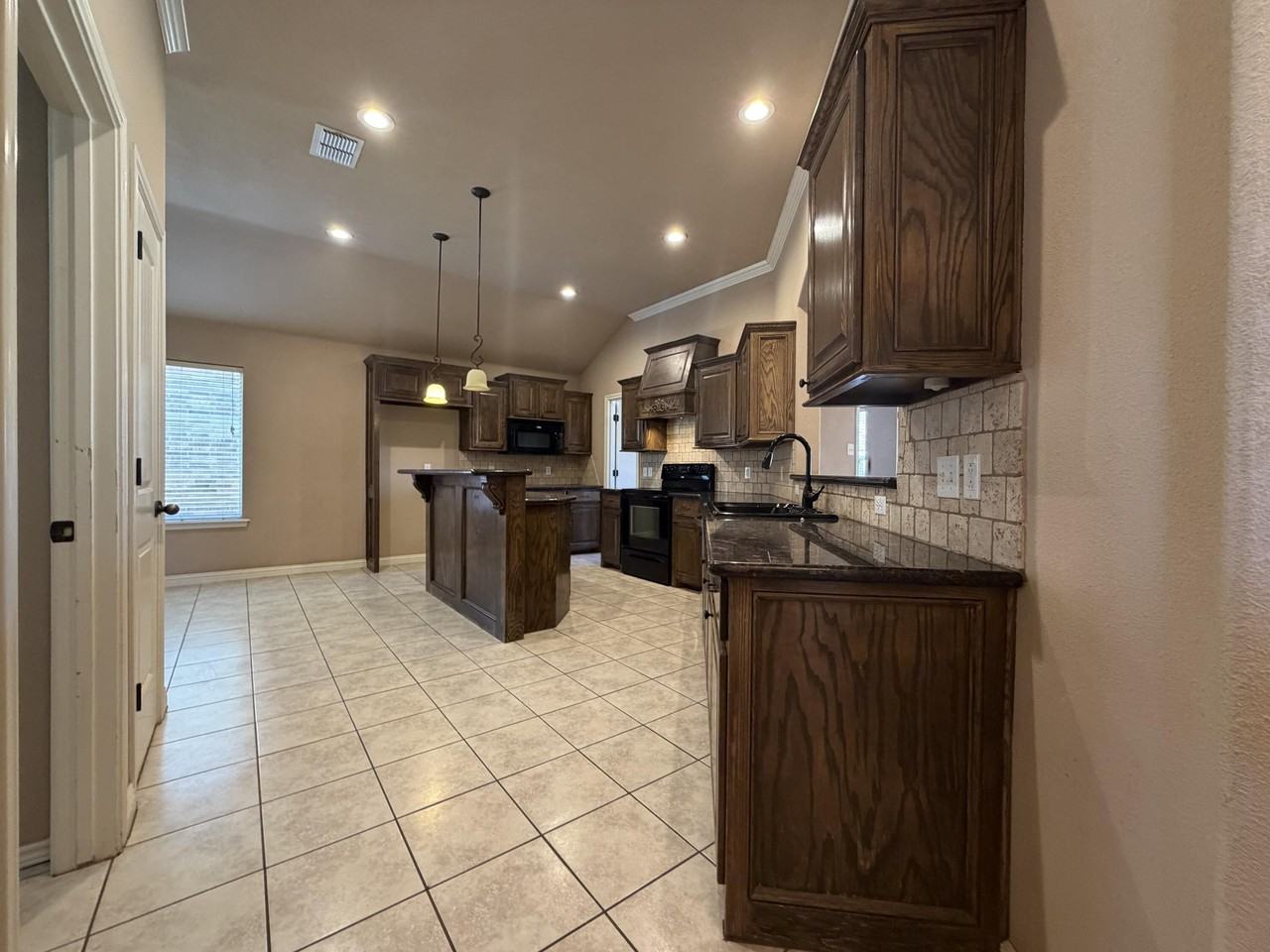 5508 104th St - Photo 6 of 38