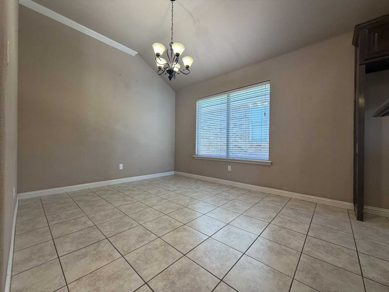 5508 104th St - Photo 7 of 38