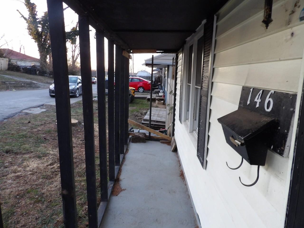 146 Allnutt Dr - Photo 3 of 50