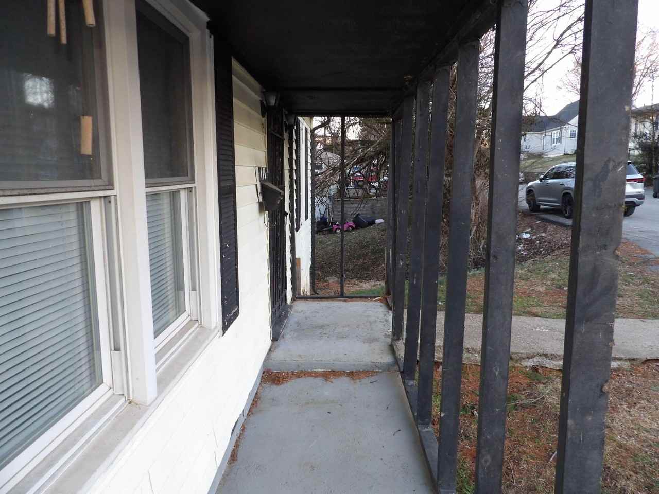 146 Allnutt Dr - Photo 4 of 50