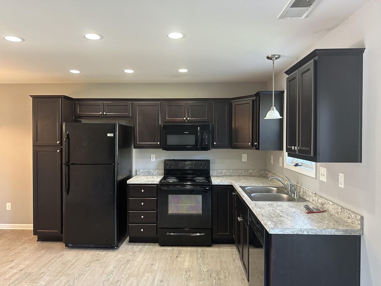 2353 Walcot Way - Photo 3 of 18