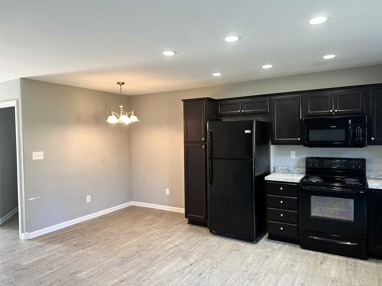 2353 Walcot Way - Photo 4 of 18