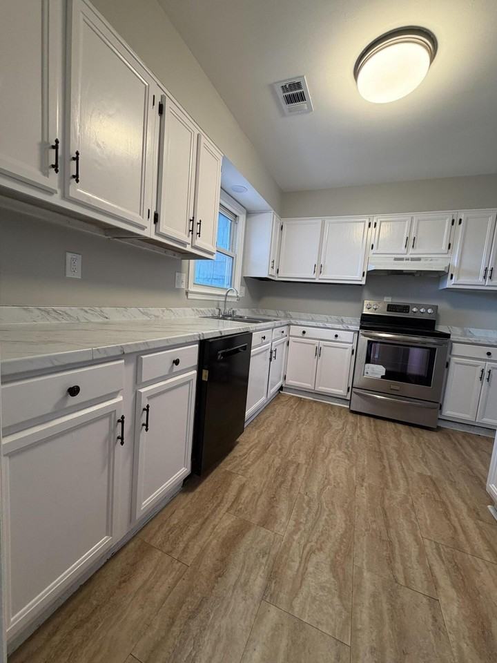 321 Hightower Rd - Photo 5 of 13