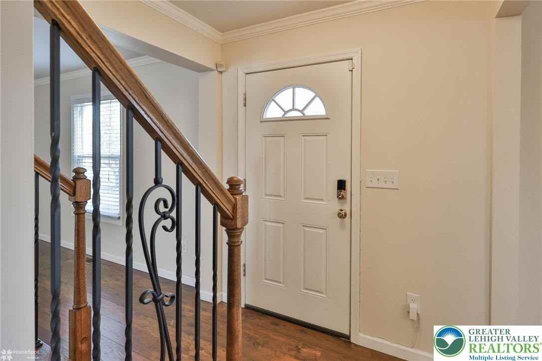 2811 Kingsview Ave - Photo 3 of 50