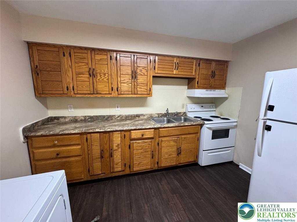 1538 E 8th St Apt C #C - Photo 7 of 20