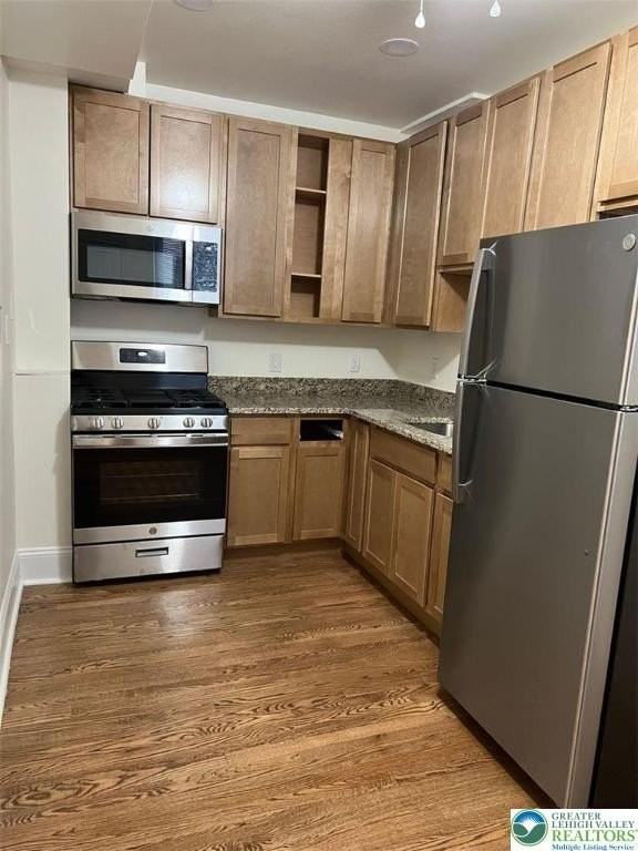 531 Linden St Apt 2 #2 - Photo 6 of 14