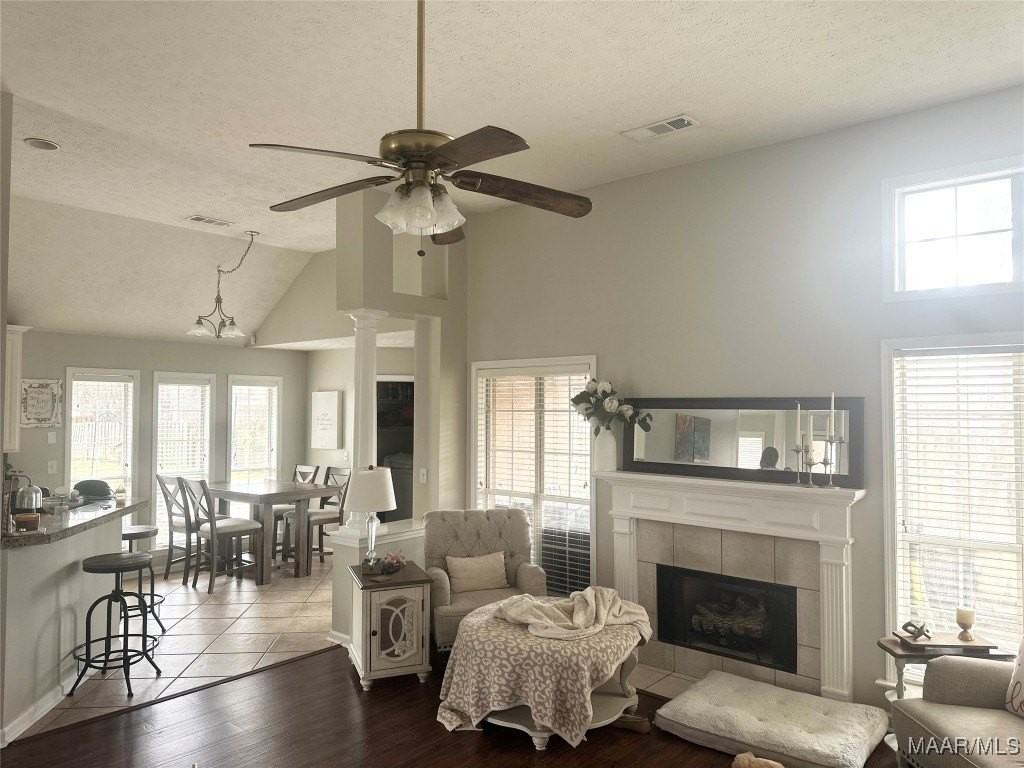 7528 Pinnacle Ct - Photo 2 of 8