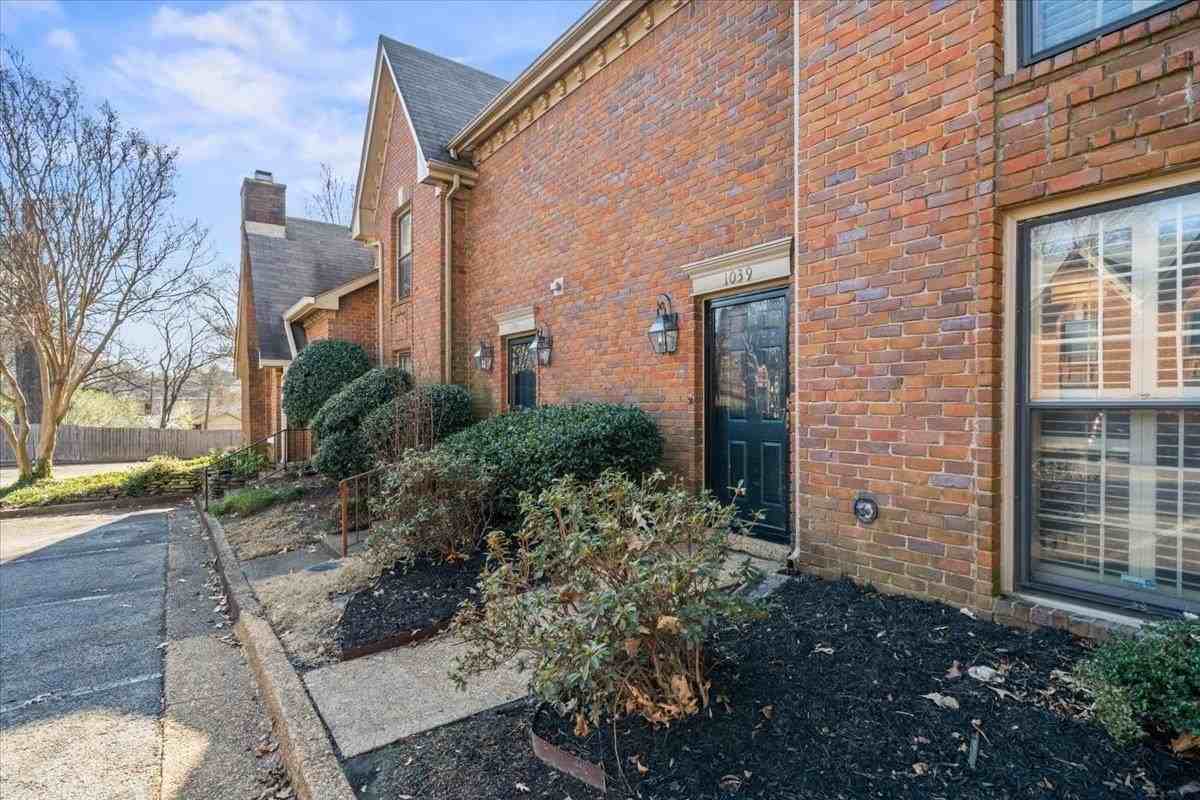 1039 Park Court Dr - Photo 2 of 24