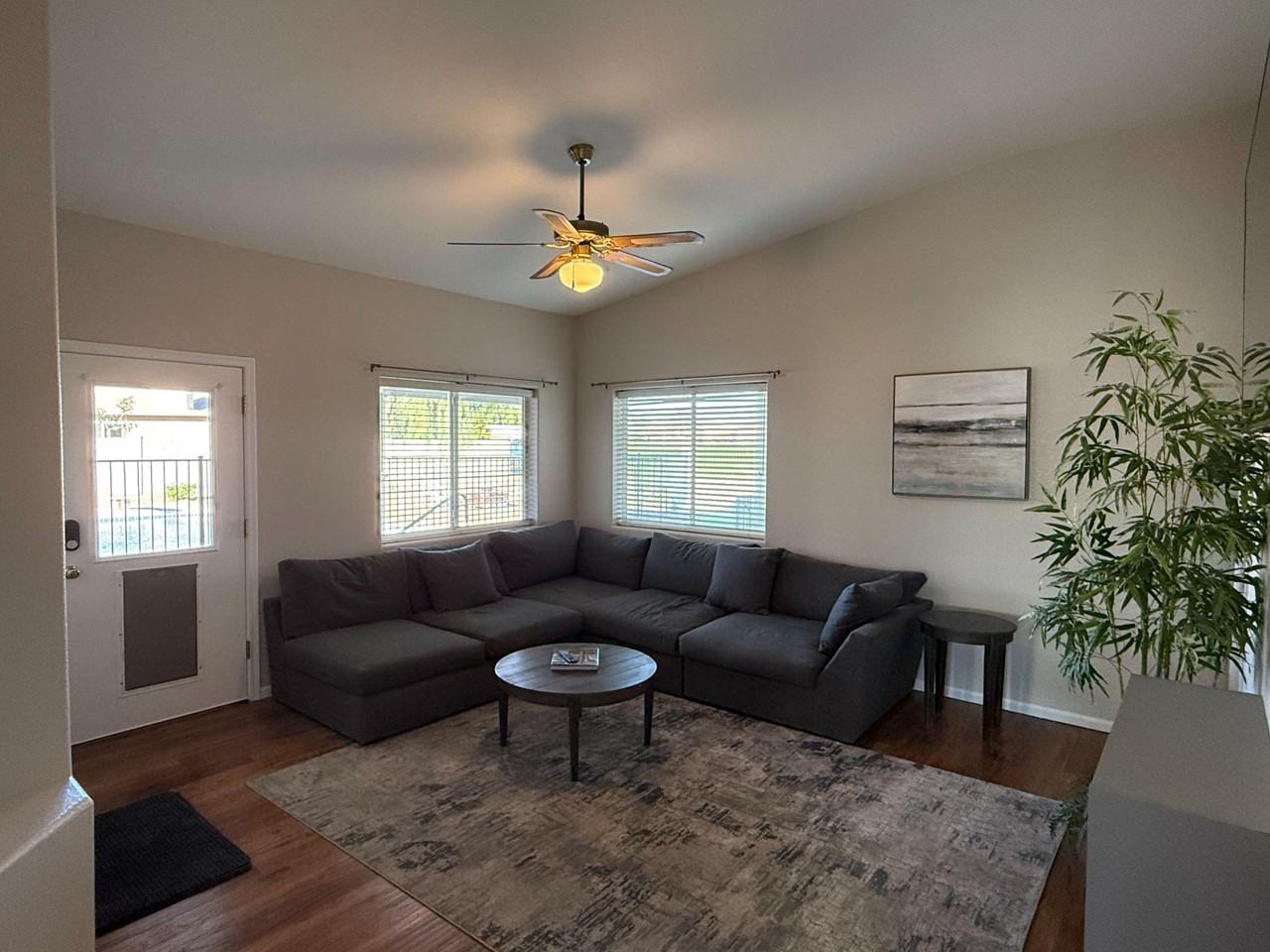 E Ivyglen St - Photo 2 of 29