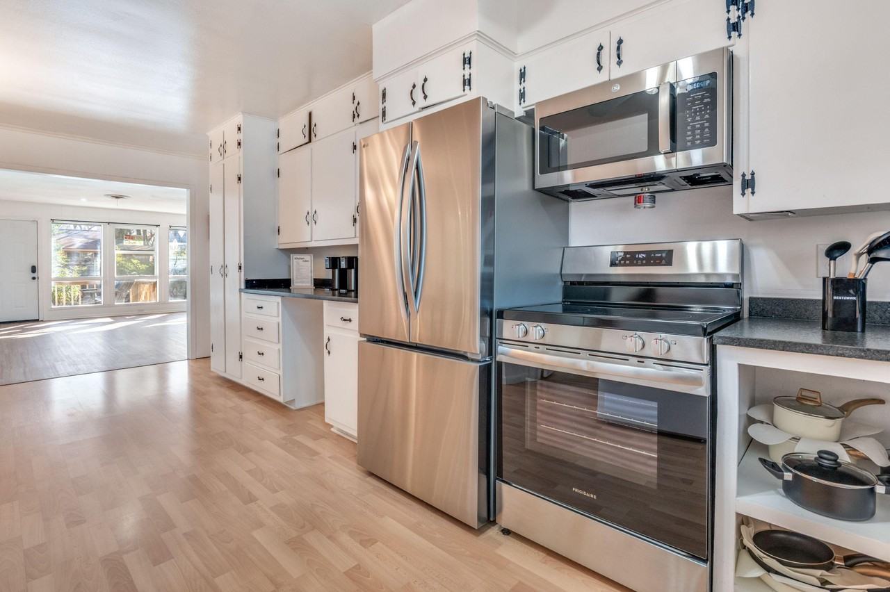 Marshalldale Dr - Photo 3 of 15